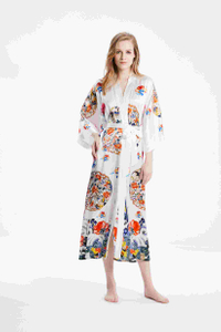 Las mejores señoras de cuerpo entero de seda de morera genuina blanco kimono albornoz camisón estilo impreso fábrica al por mayor