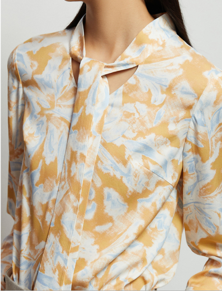Diseño de blusa estampada en seda